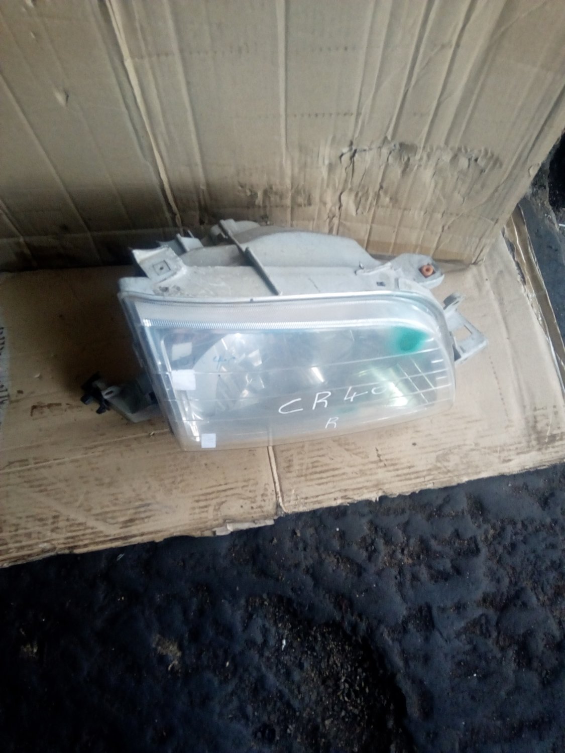 Toyota noah cr42 headlight