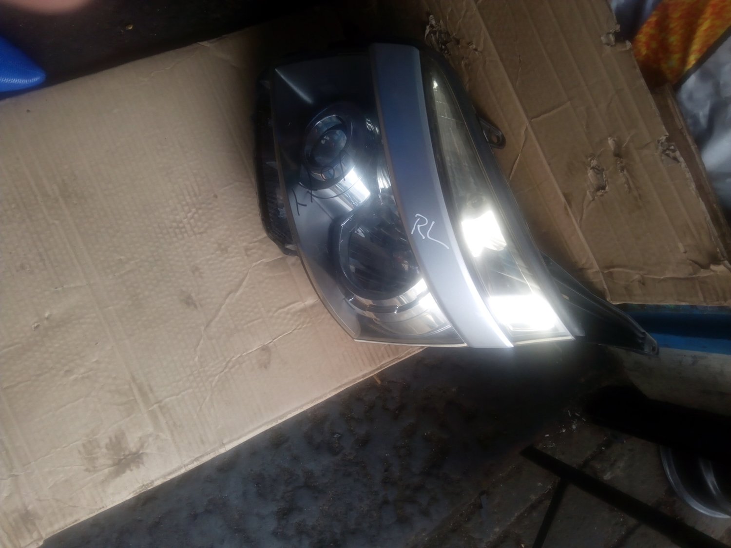 Toyota voxy headlight
