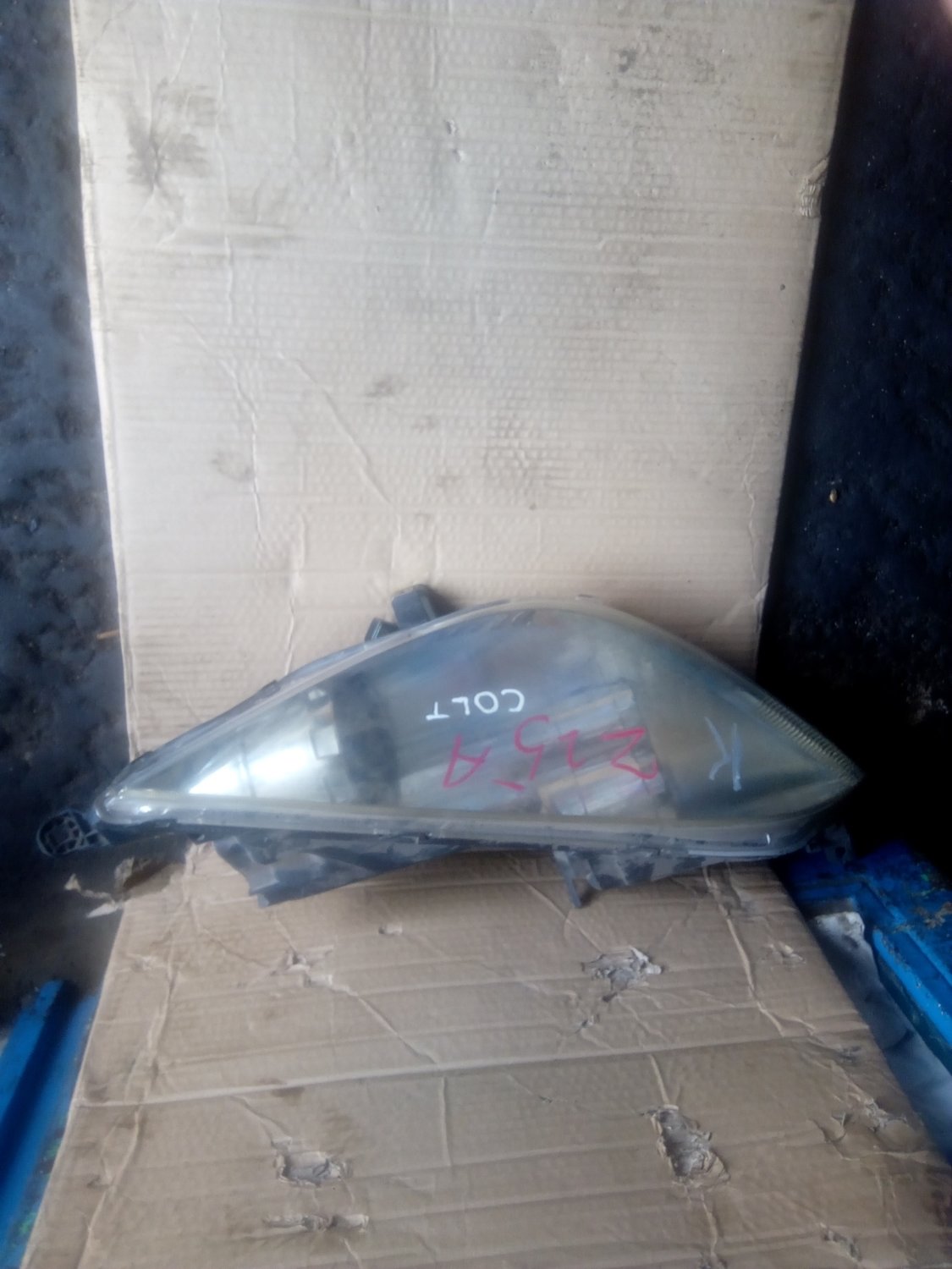 Mitsubishi colt headlught