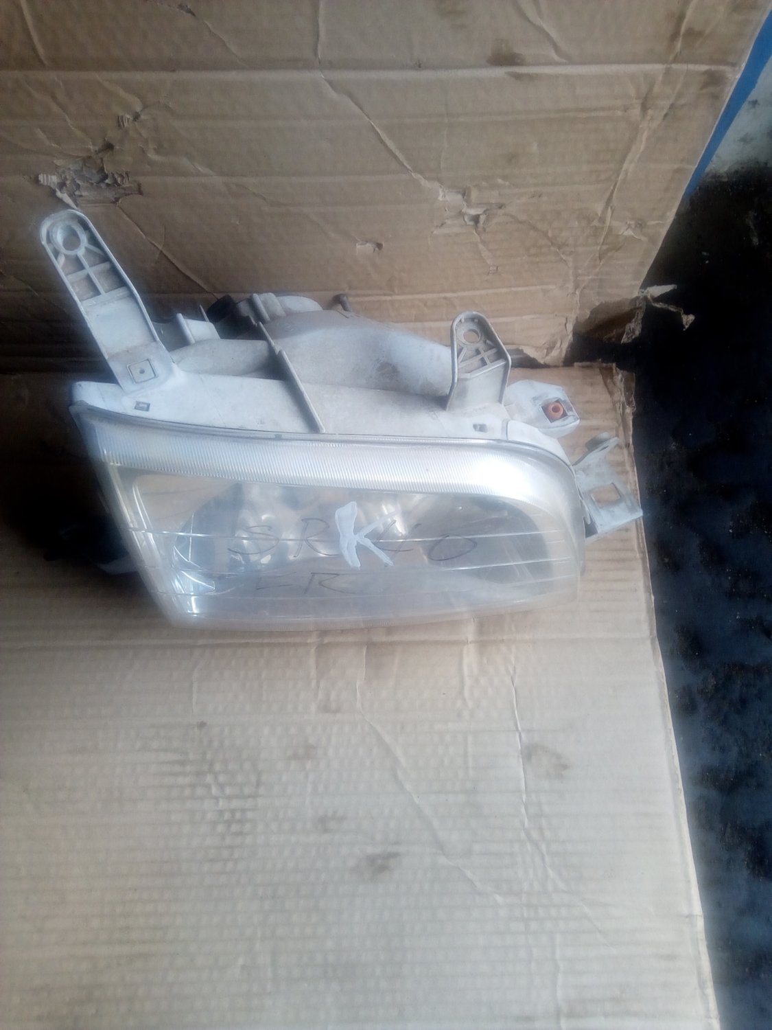 Toyota Noah (sr40) headlight