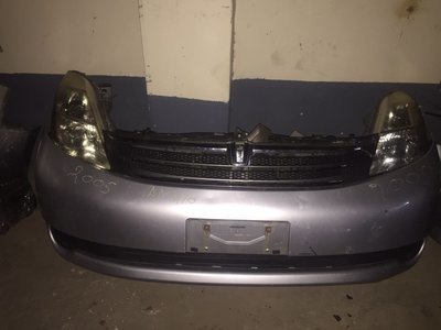 Toyota isis nose cut