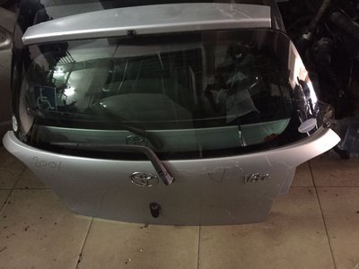 toyota vitz Boot