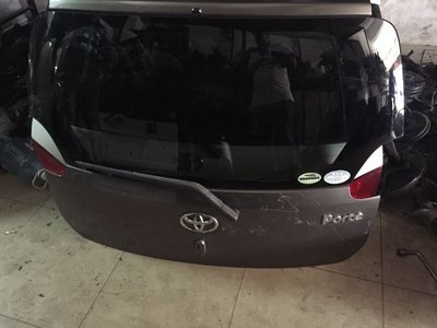 toyota porte Boot