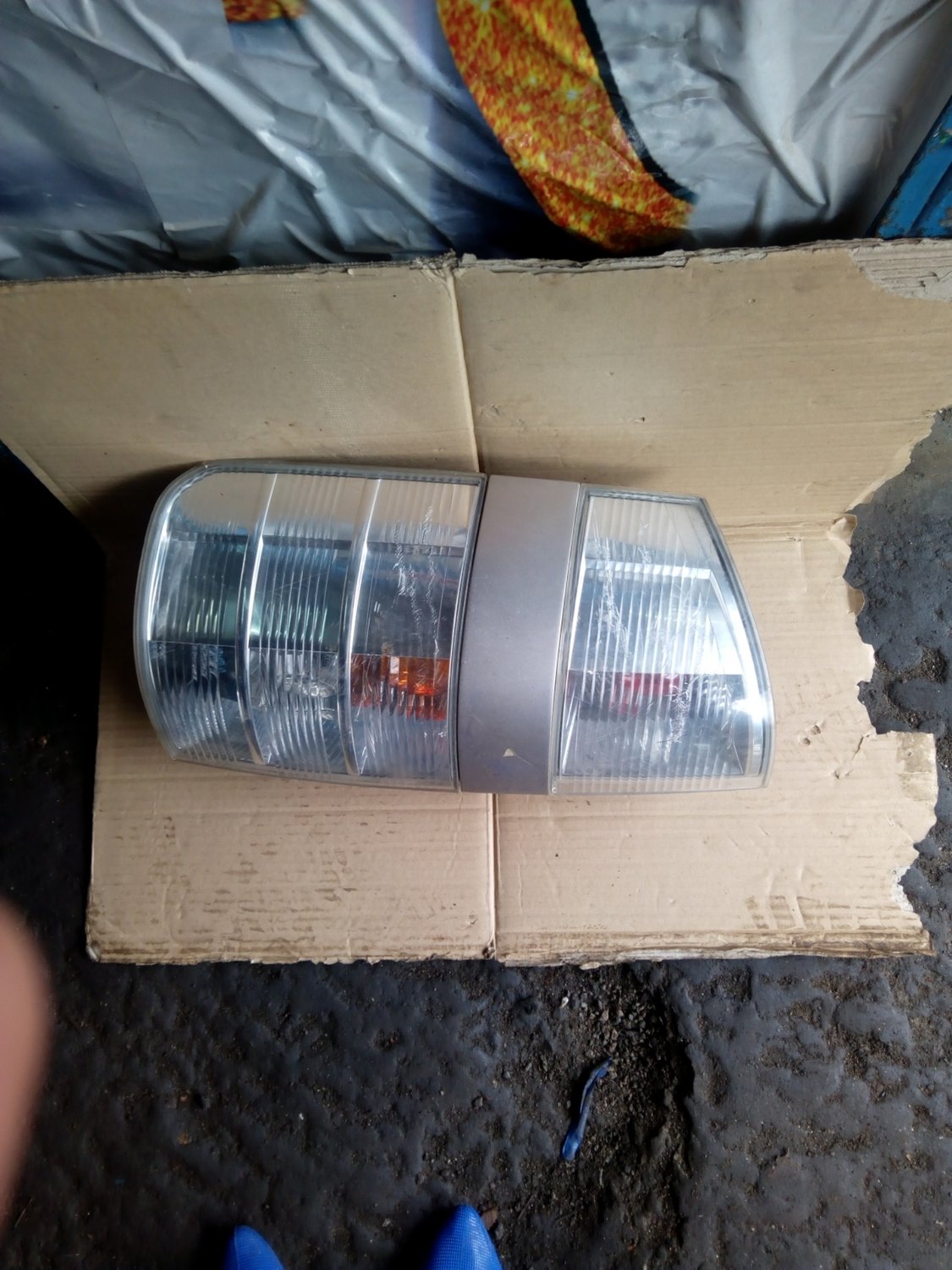 Toyota voxy tail light