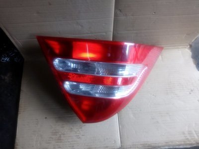 mercedes benz Tail light