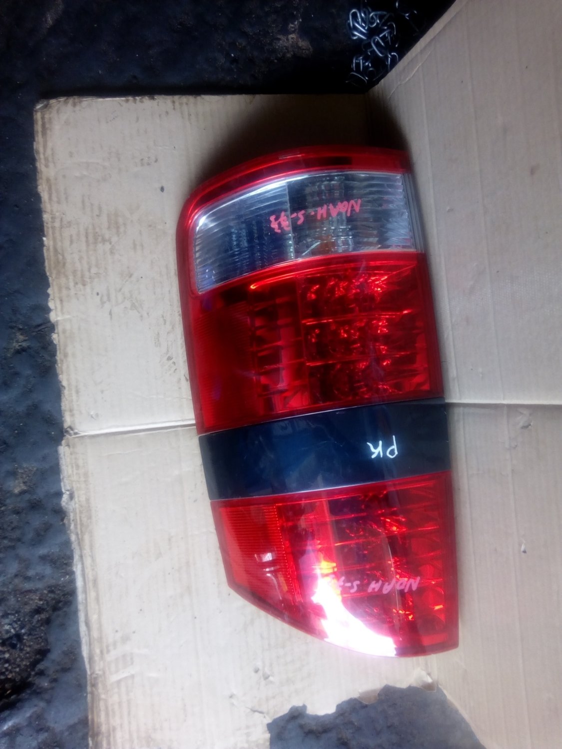 Toyota noah tail light