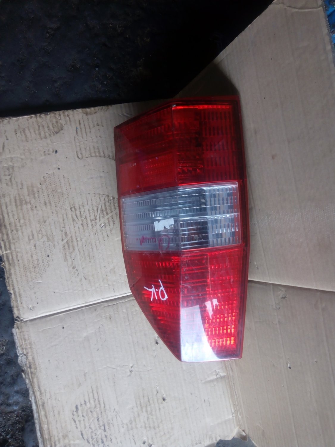 toyota noah Tail light