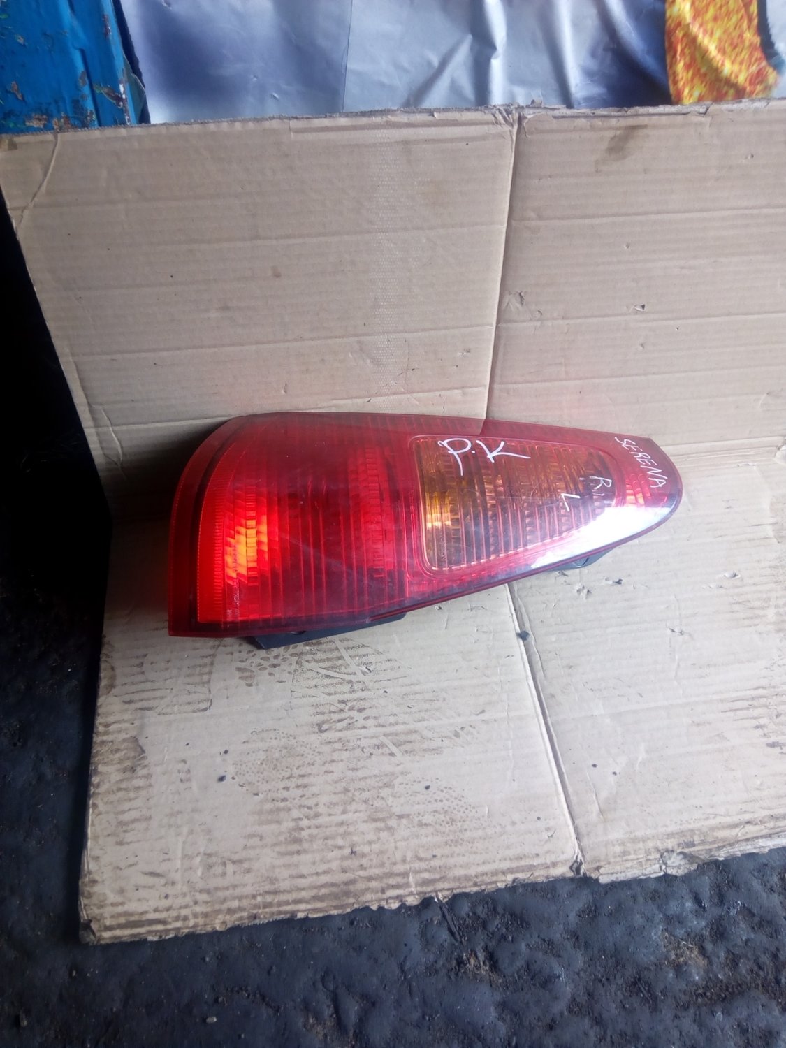 Nissan Serena tail light