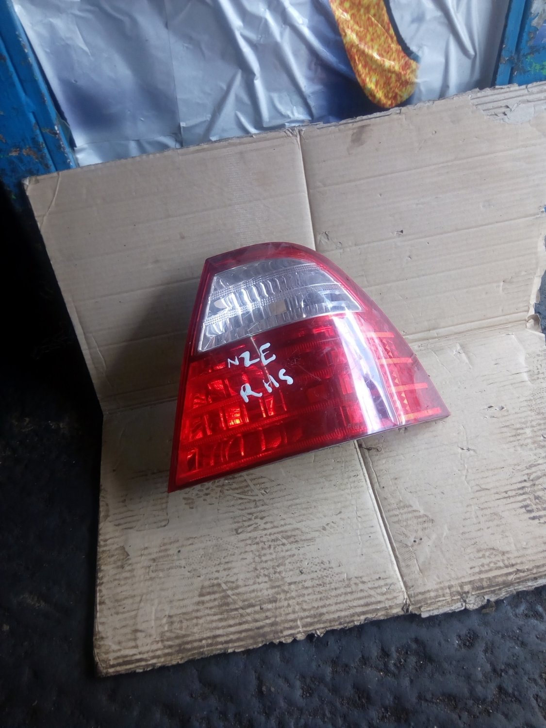 Toyoyta NZE tail light