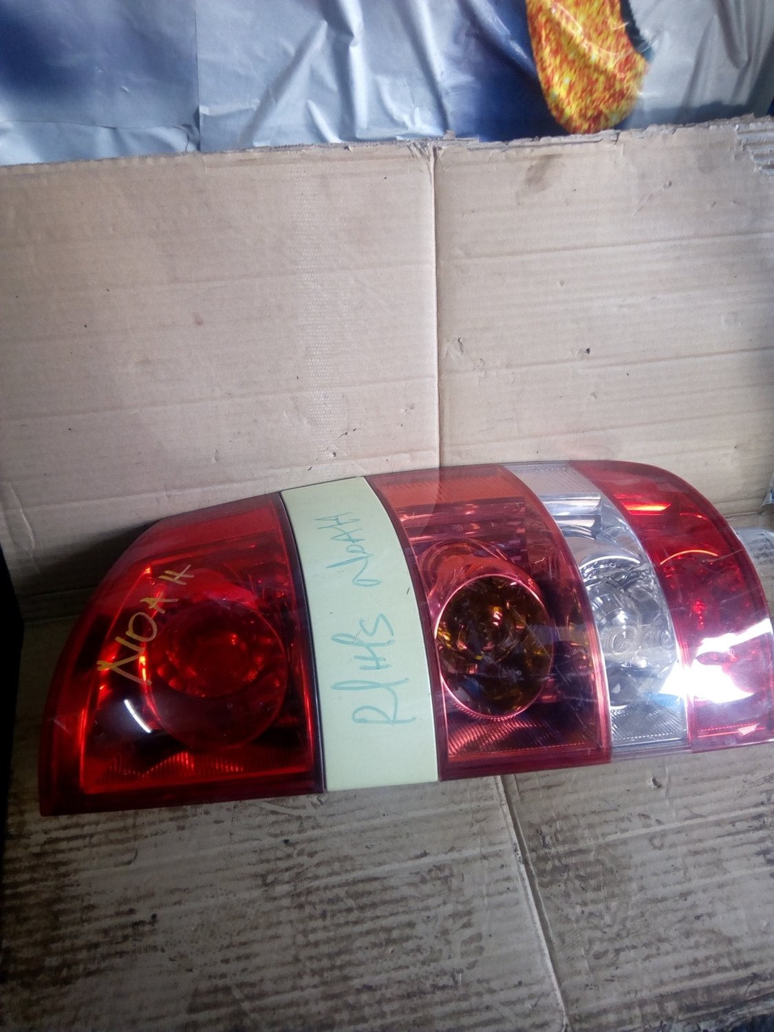 toyota Noah tail light