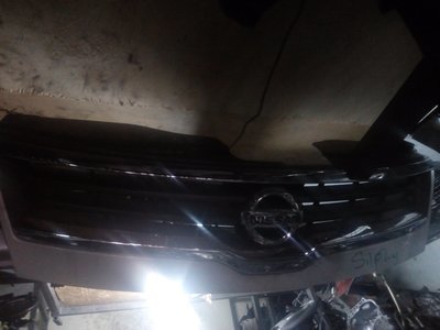 Nissan Serena Grill
