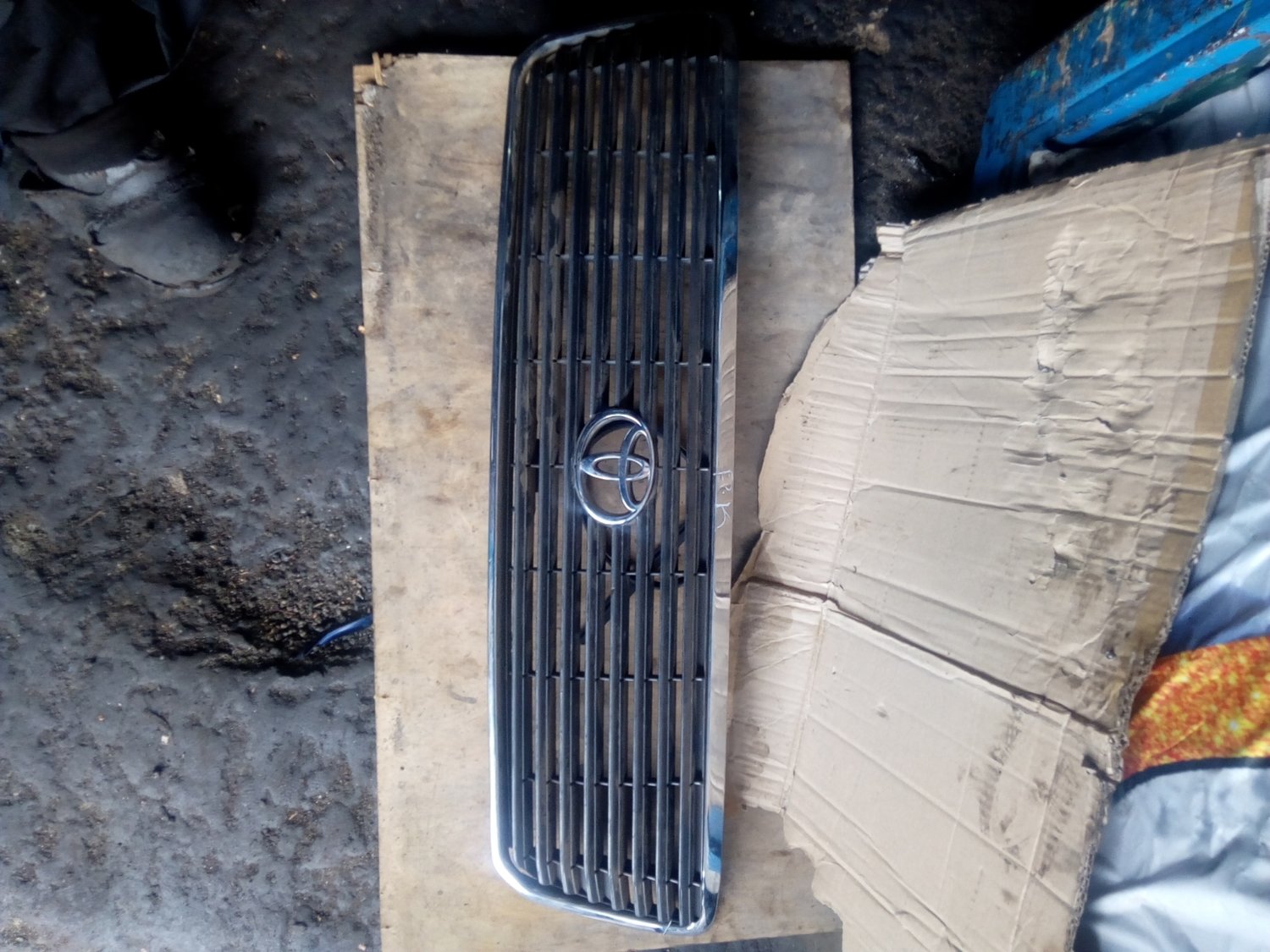 Toyota ipsam Grill
