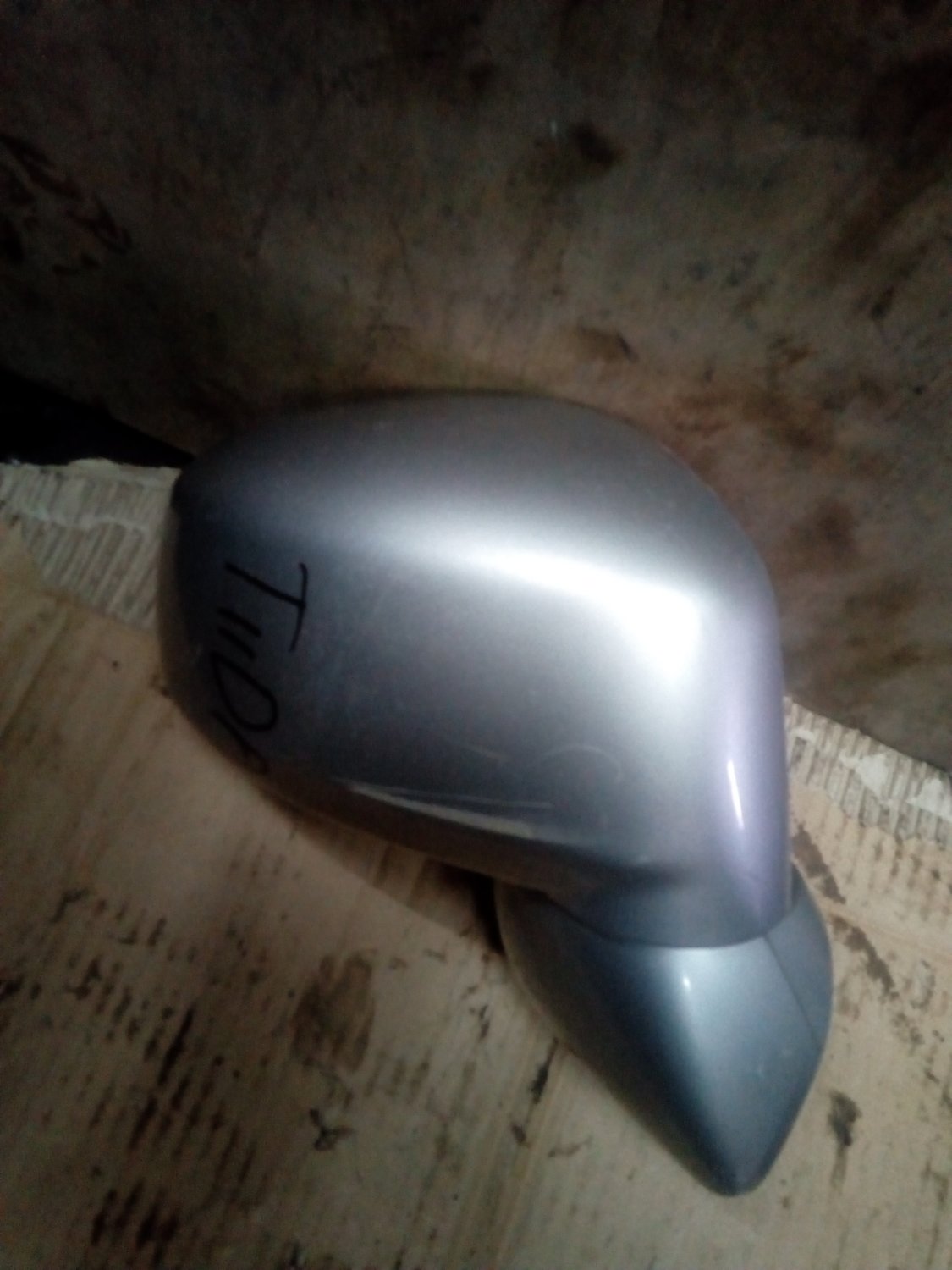 Nissan Tiida side mirror