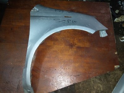 Toyota Vitz wing
