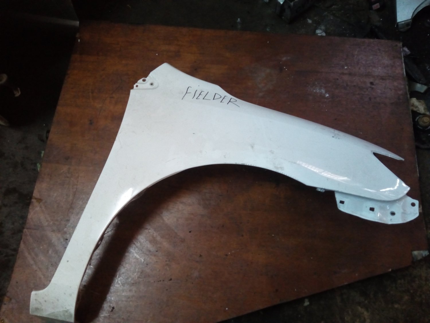 Toyota Fielder wing R
