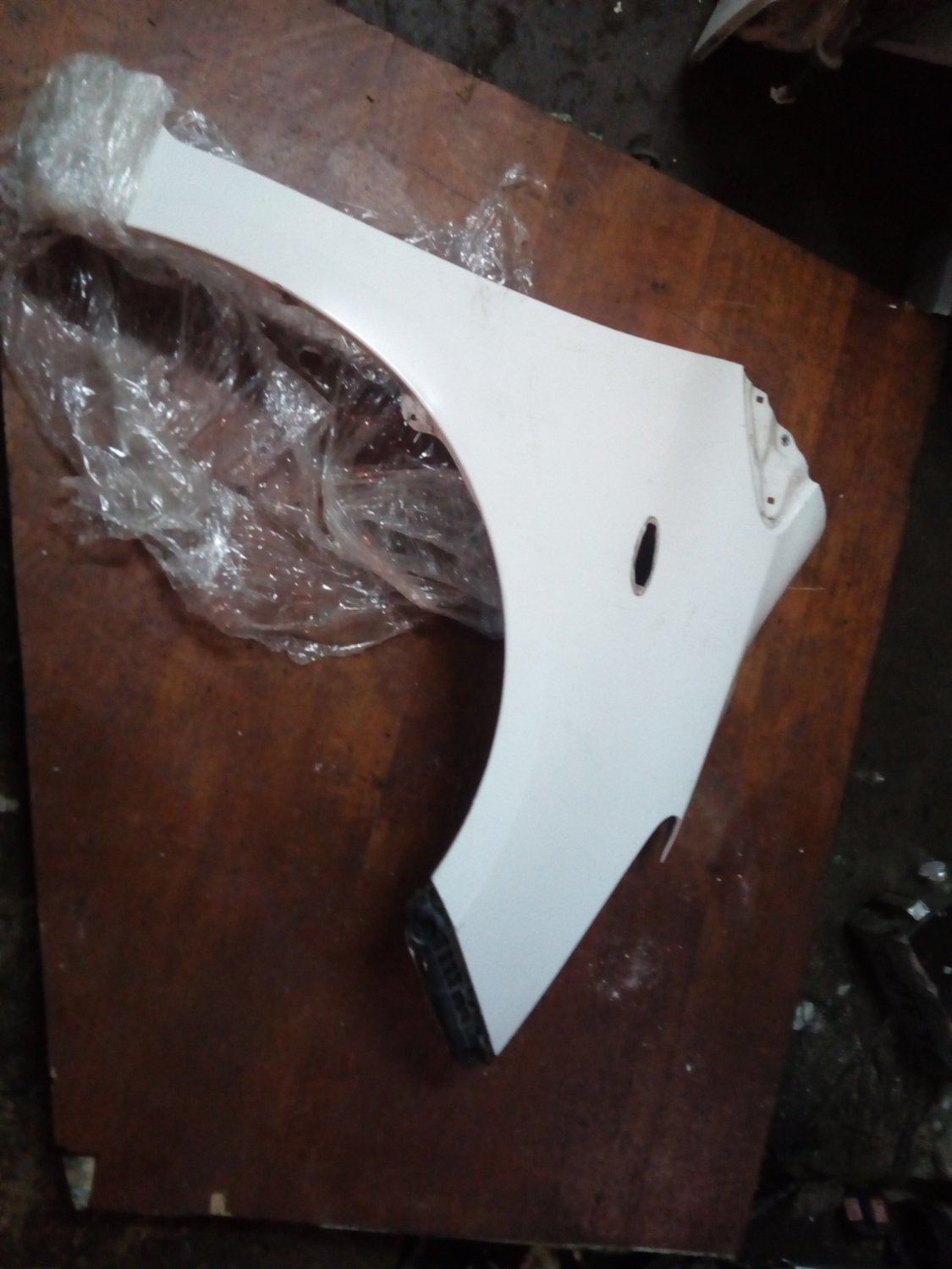 Toyota Vitz wing