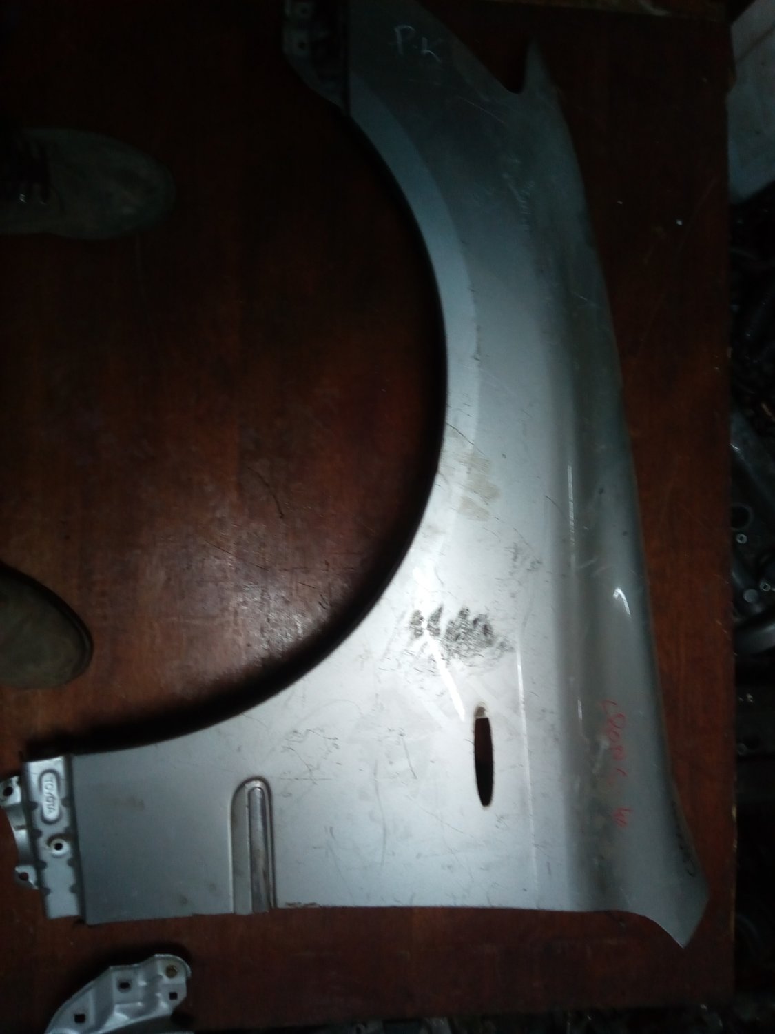 Toyota Crown wing