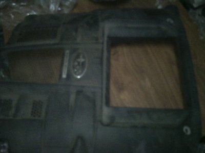 subaro lagesy Engine top cover