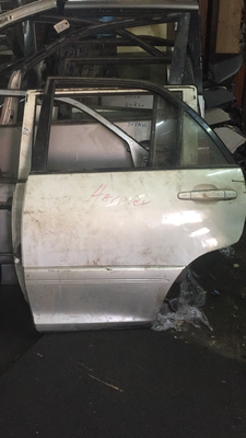 Toyota Harrier door
