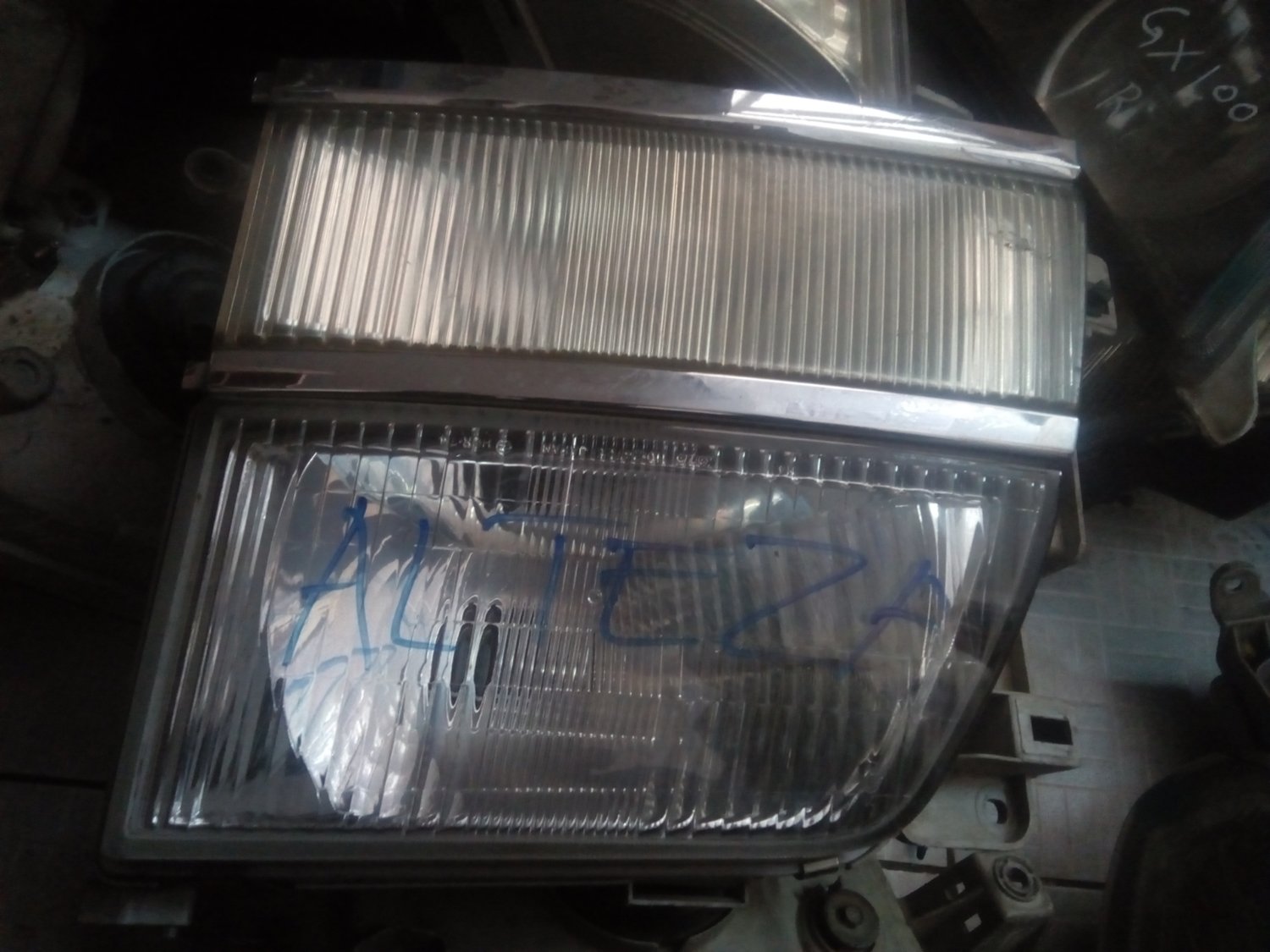 Elgrand headlight