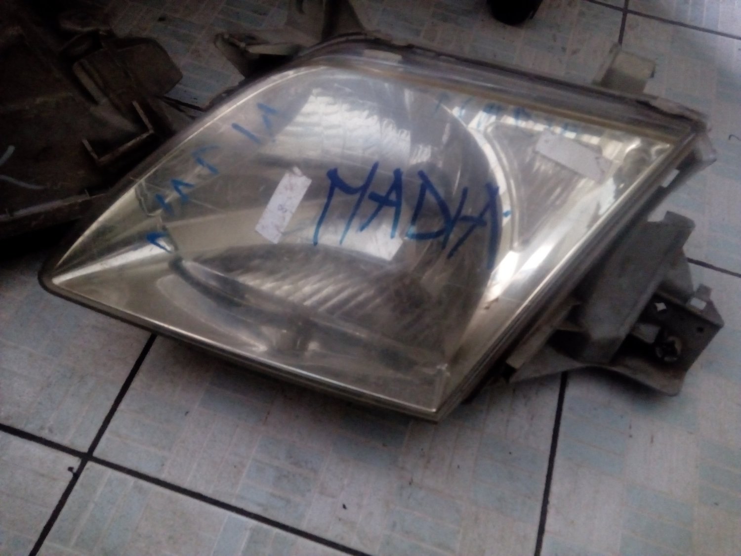 Nadia headlight