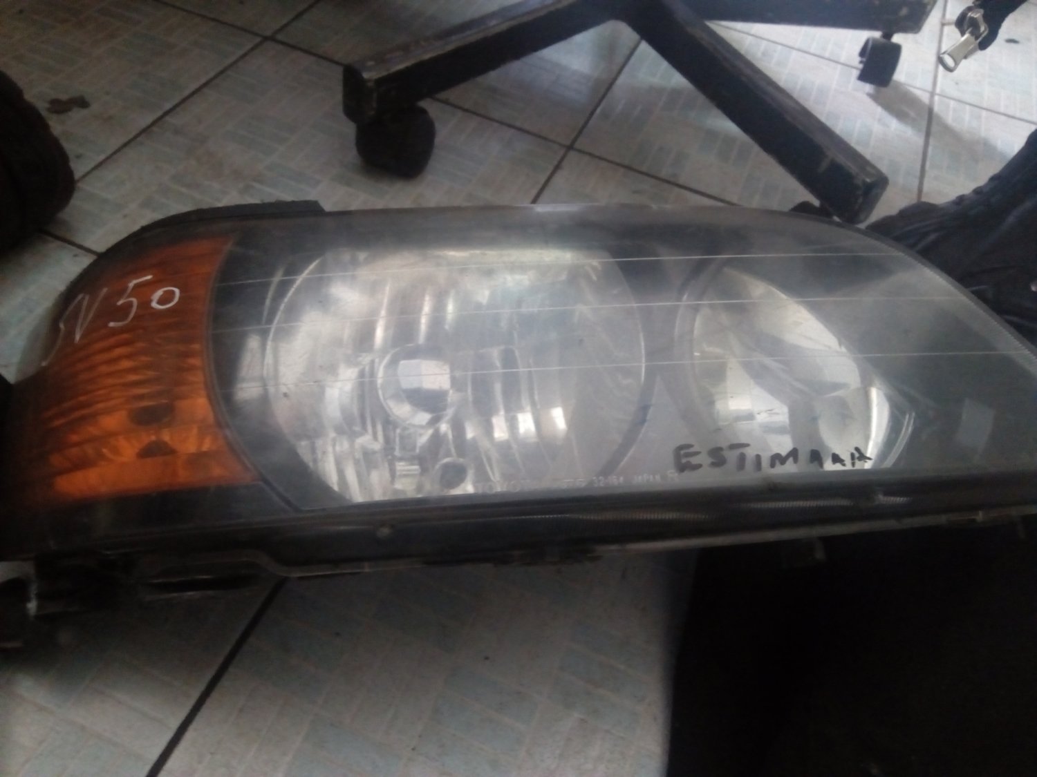 Toyota Estima headlight