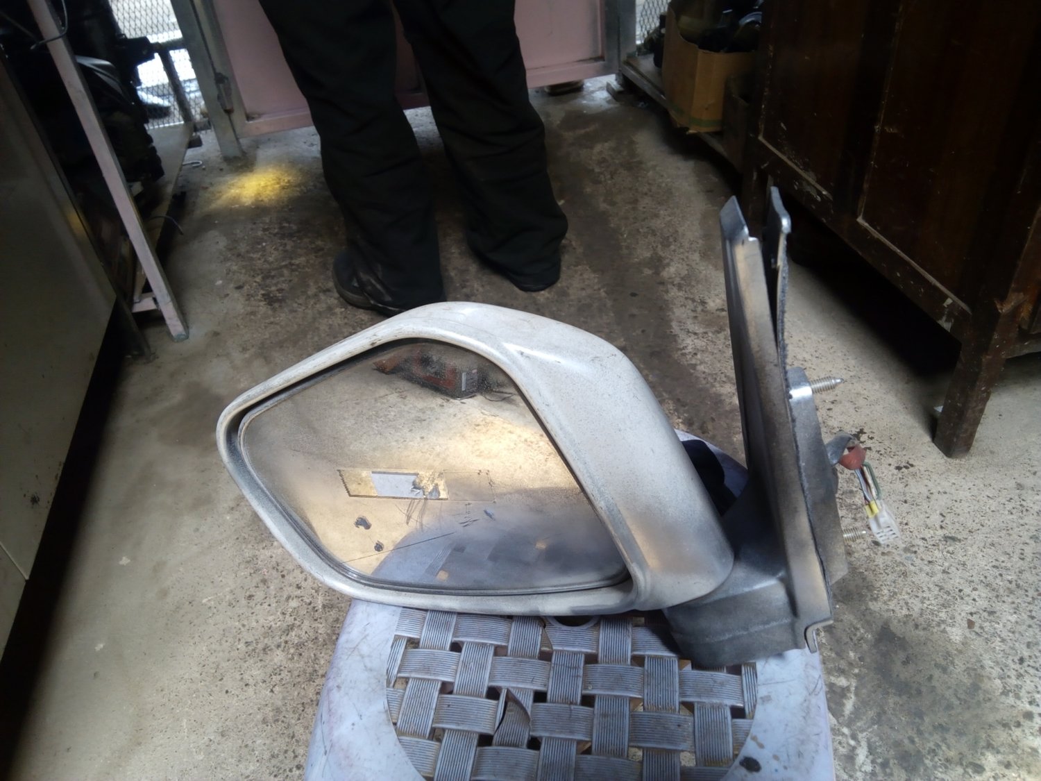 Mitsubishi pajero io side mirror