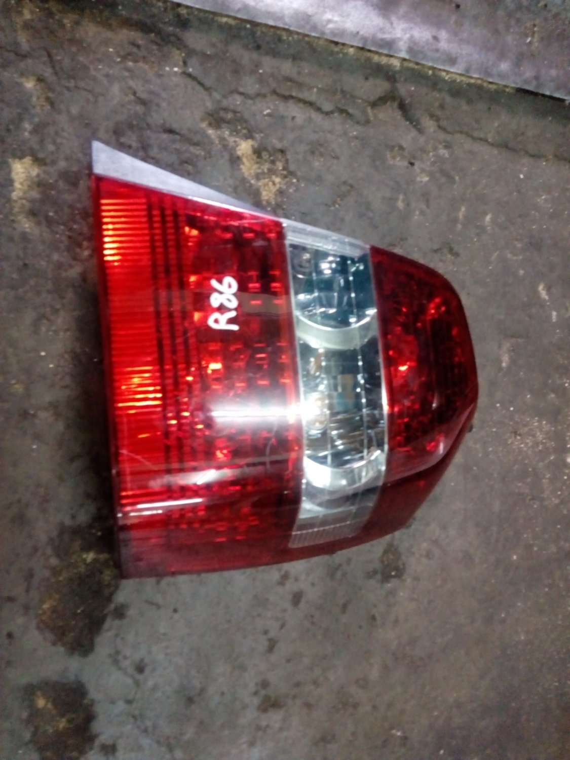 Toyota Kluger tail light