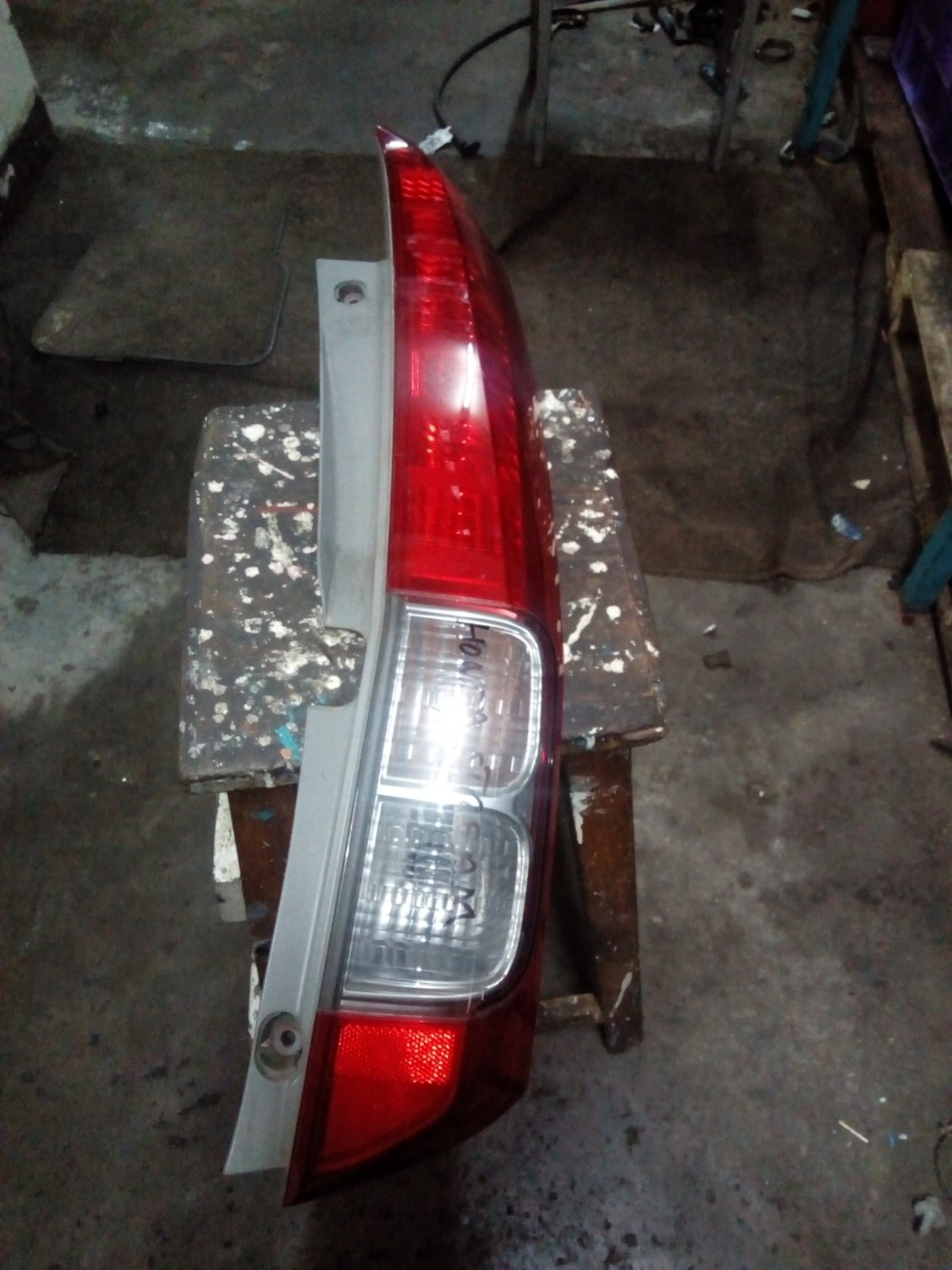 Honda stream tail light