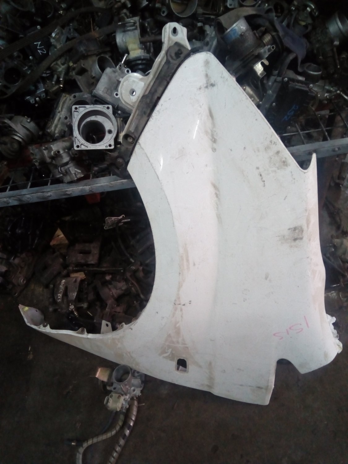 Toyota Isis wing