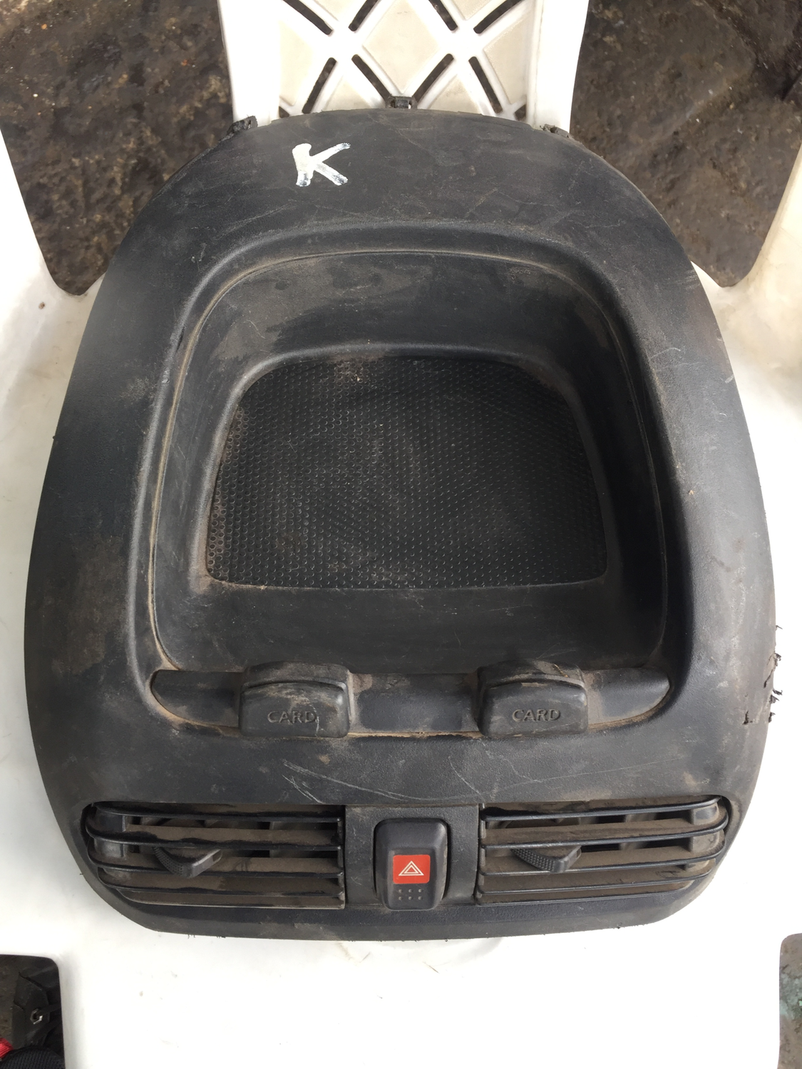 Dashboard face b15