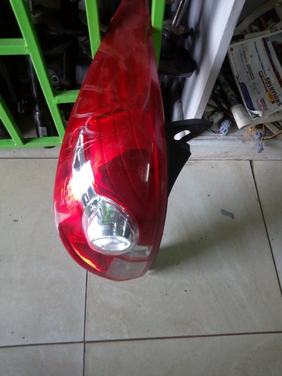 Nissan tiida Tail light