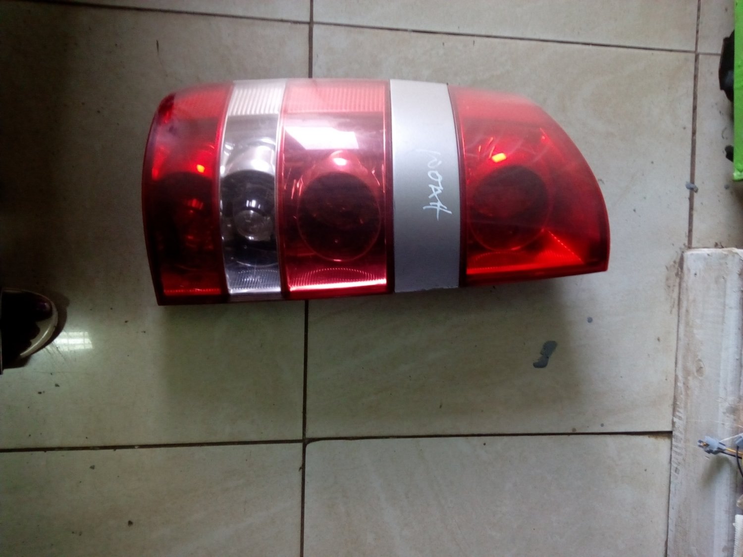 Toyota noah Tail light