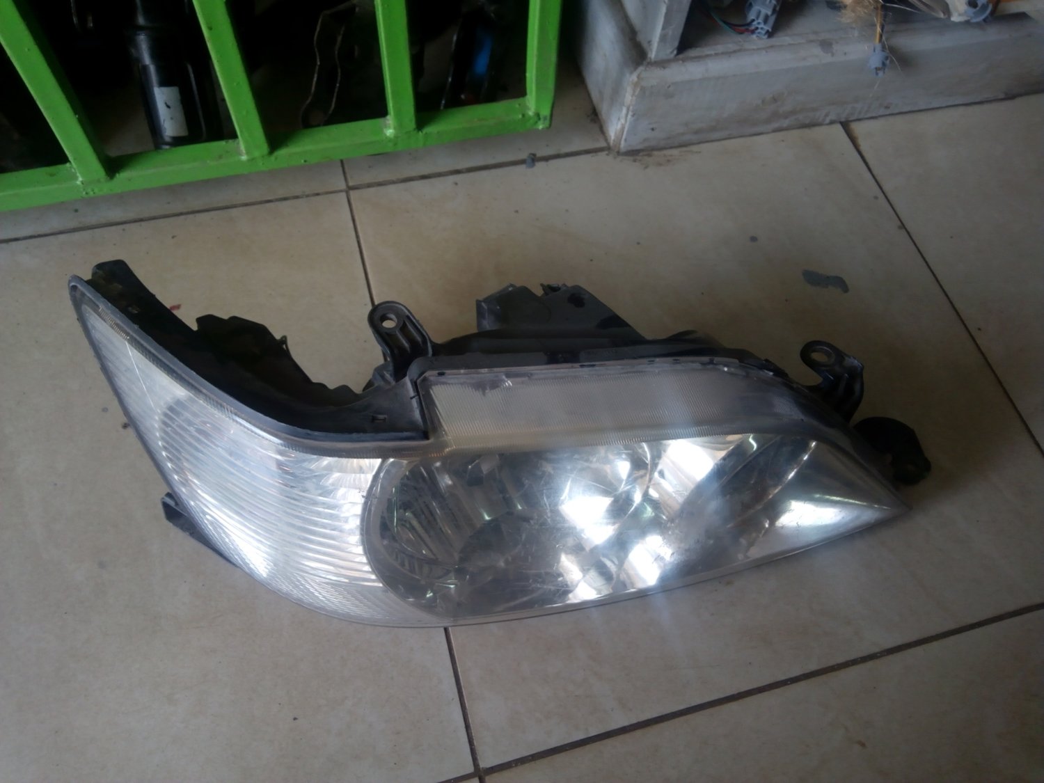 toyota vista head light