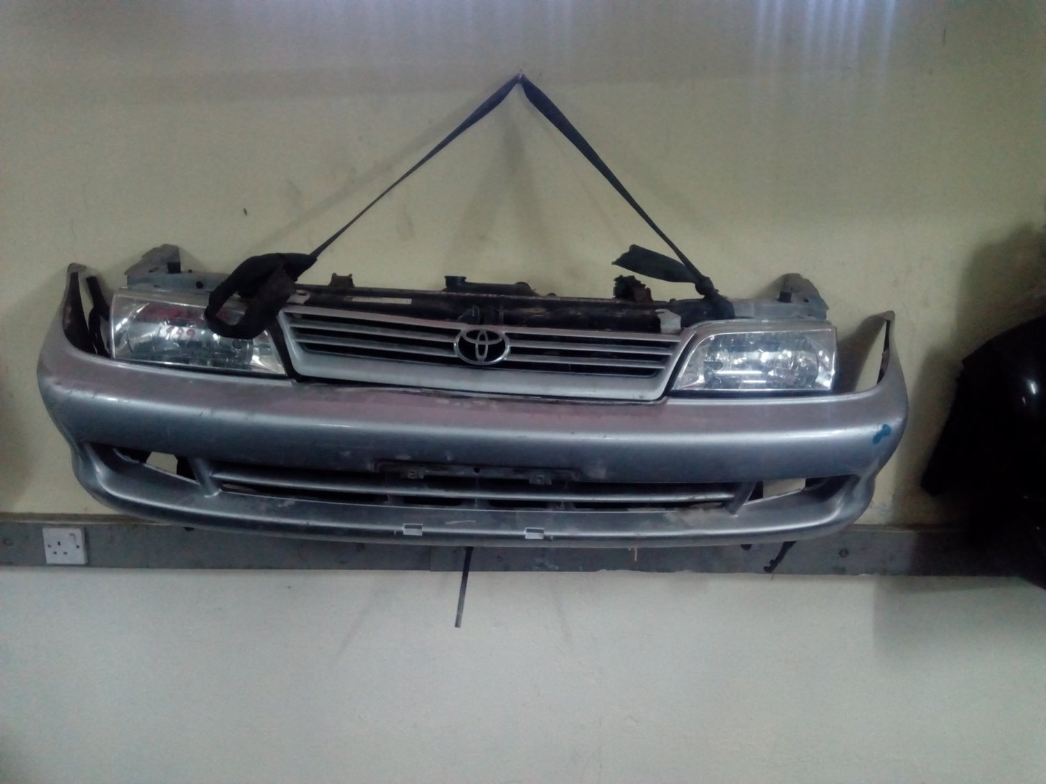 Toyota Corolla 199 nosecut