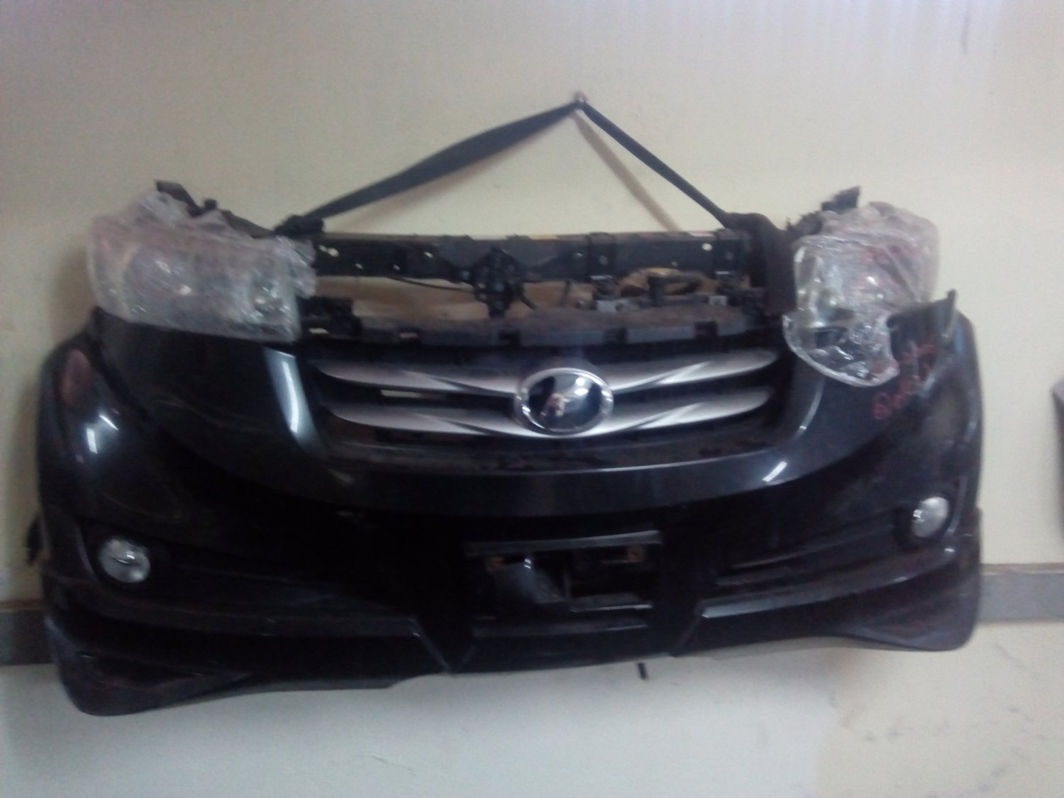 Toyota BB- 2006 nosecut