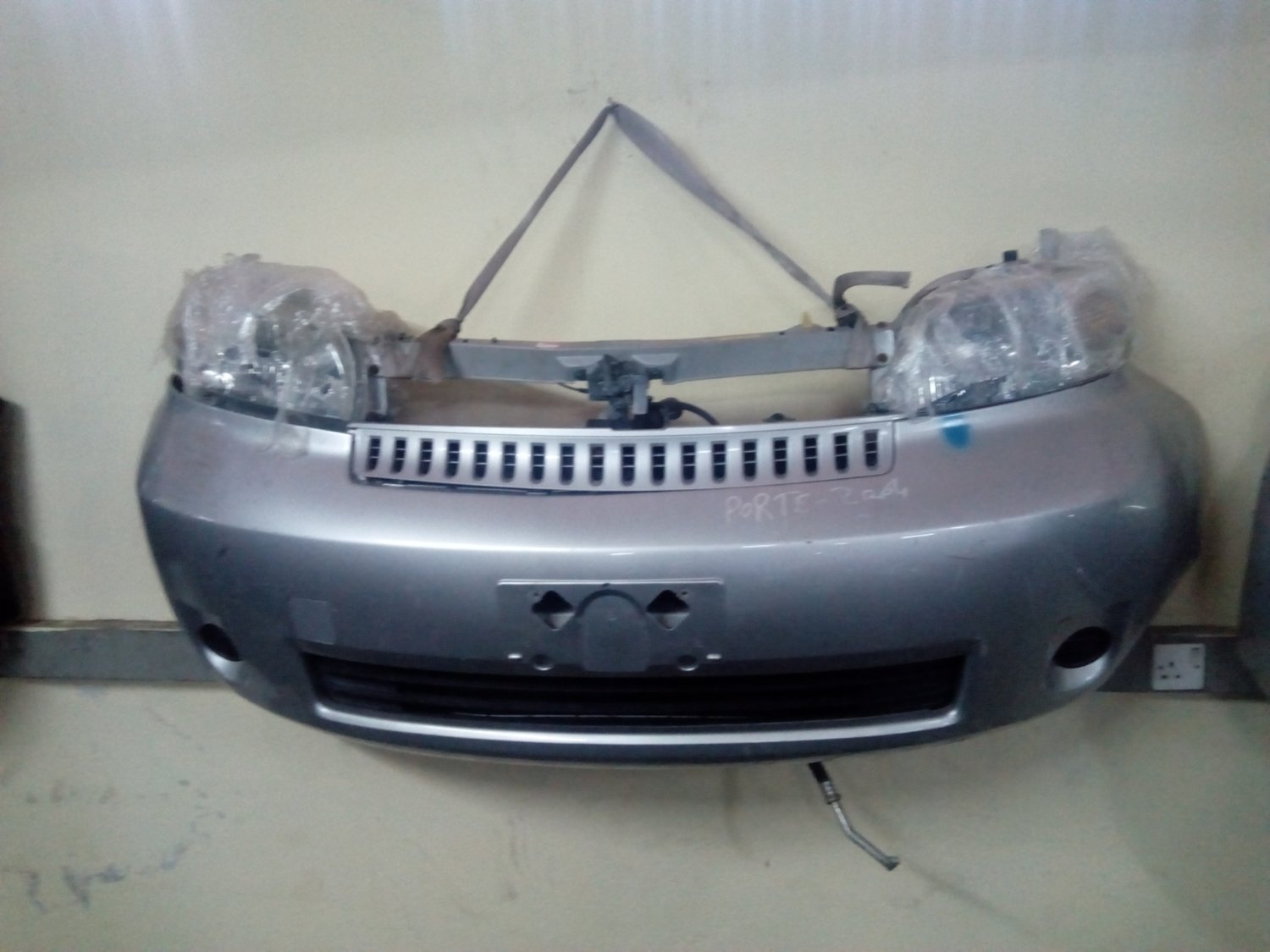 Toyota Porte- ZR- 04 nosecut