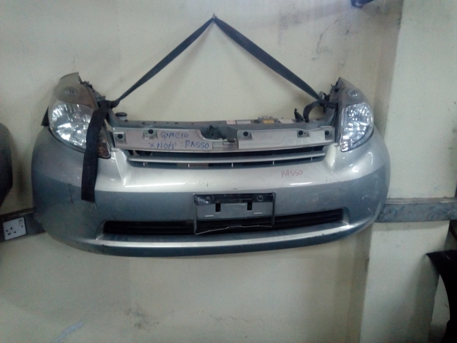 Toyota pasoo nose cut