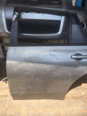 Nissan wingroad rear laft door