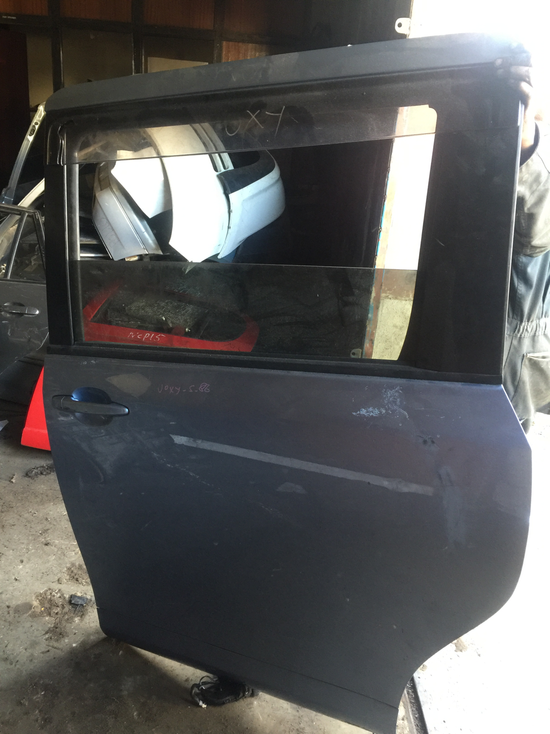 Toyota noah slaiding door