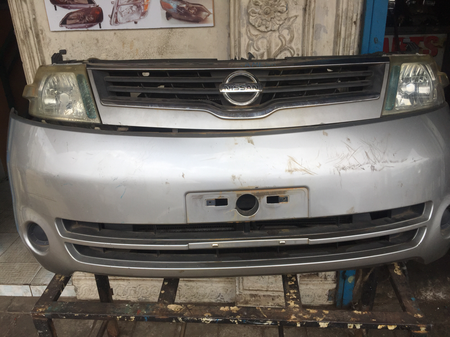 Nissan Sareen nose cut Nissan Sareen nose cut