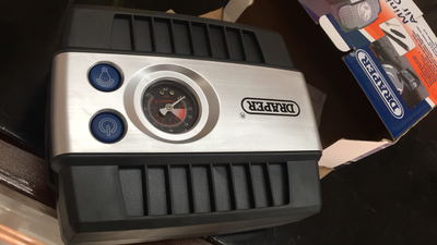 Mini analogue air compressor