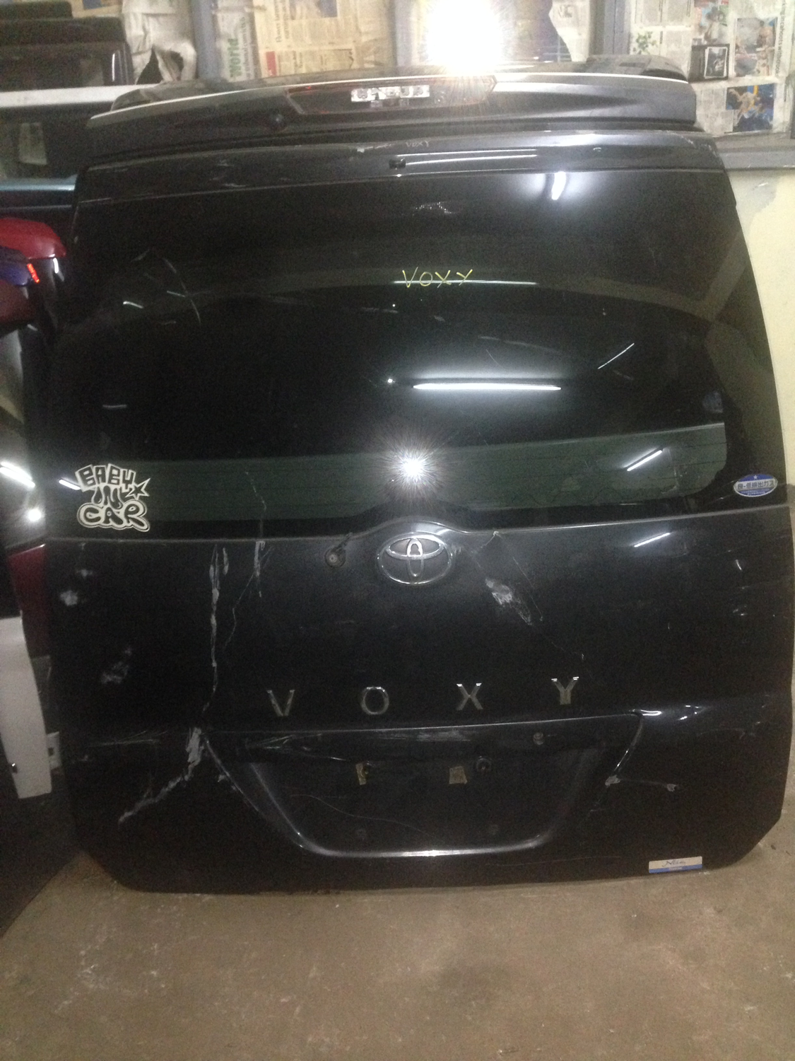toyota voxy boot
