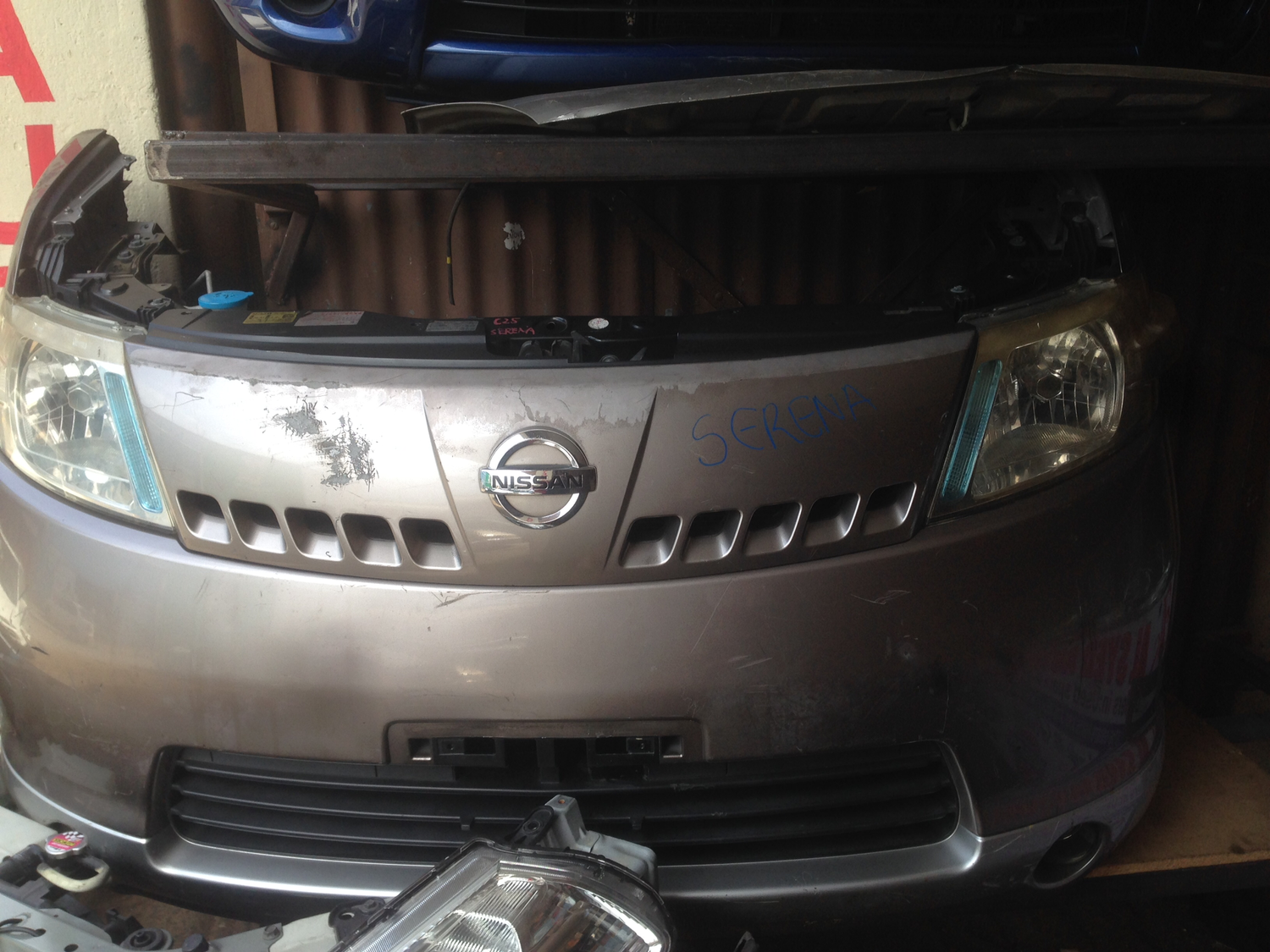Nissan serena c25 nosecut 