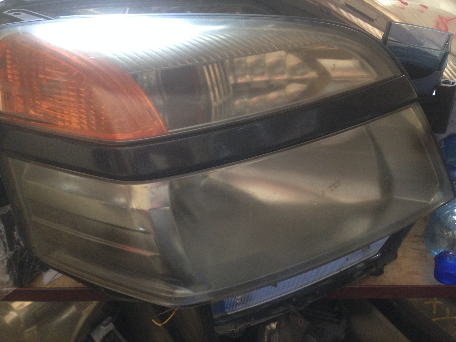 Toyota AZR60 voxy head light