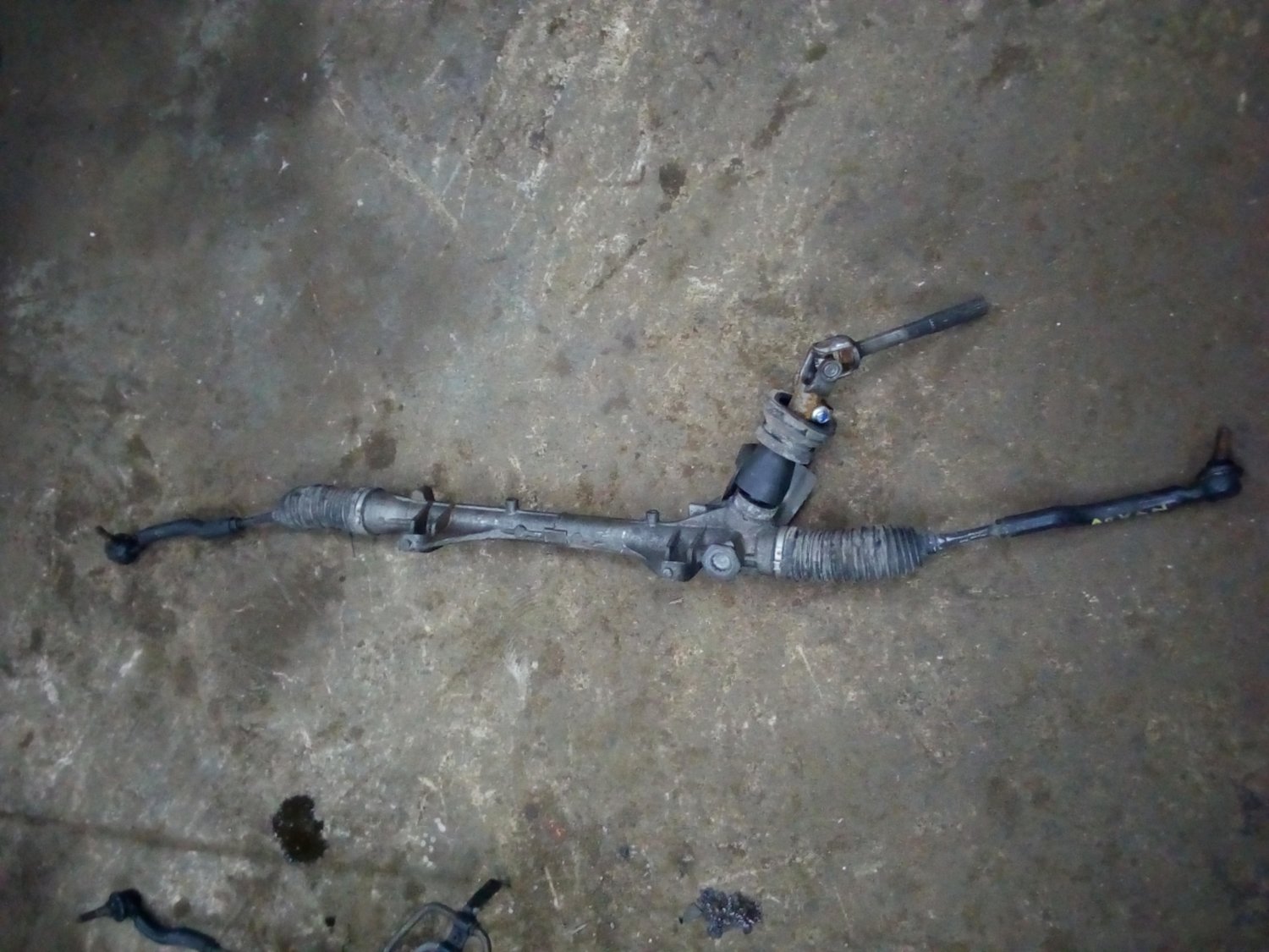 Toyota Vitz steering rack