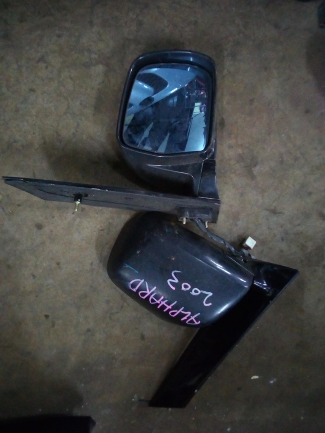 Toyota alphard 2003 sidemirrors