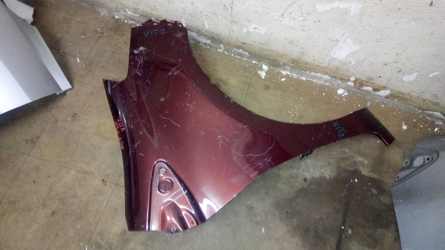 Toyota vitz wing