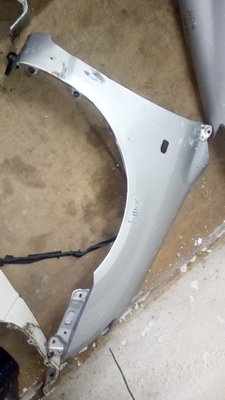 Toyota runx wing