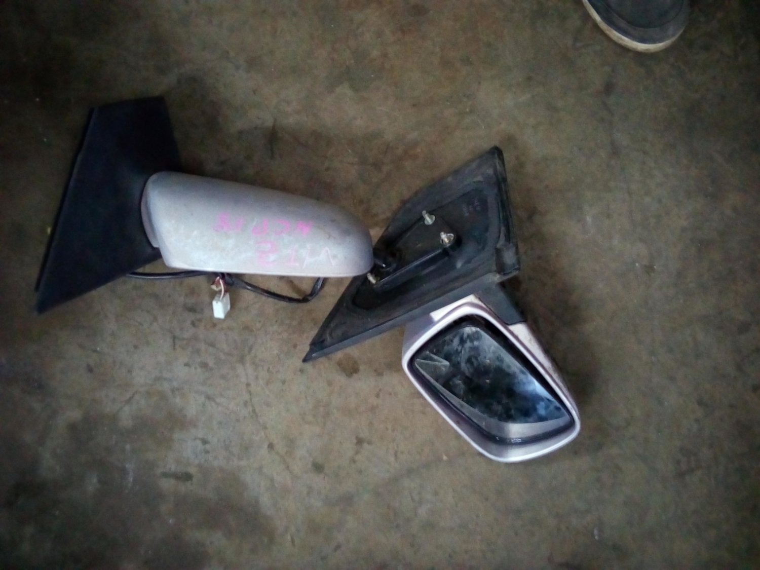 Toyota vitz ncp15 side mirror